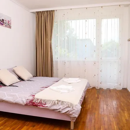 アパート Krichim Apartments,three-bedroom, Large Apartment, Center ソフィア