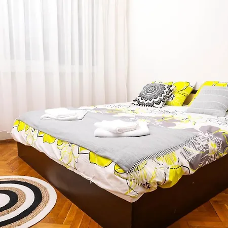 Krichim Apartments,three-bedroom, Large Apartment, Center アパート